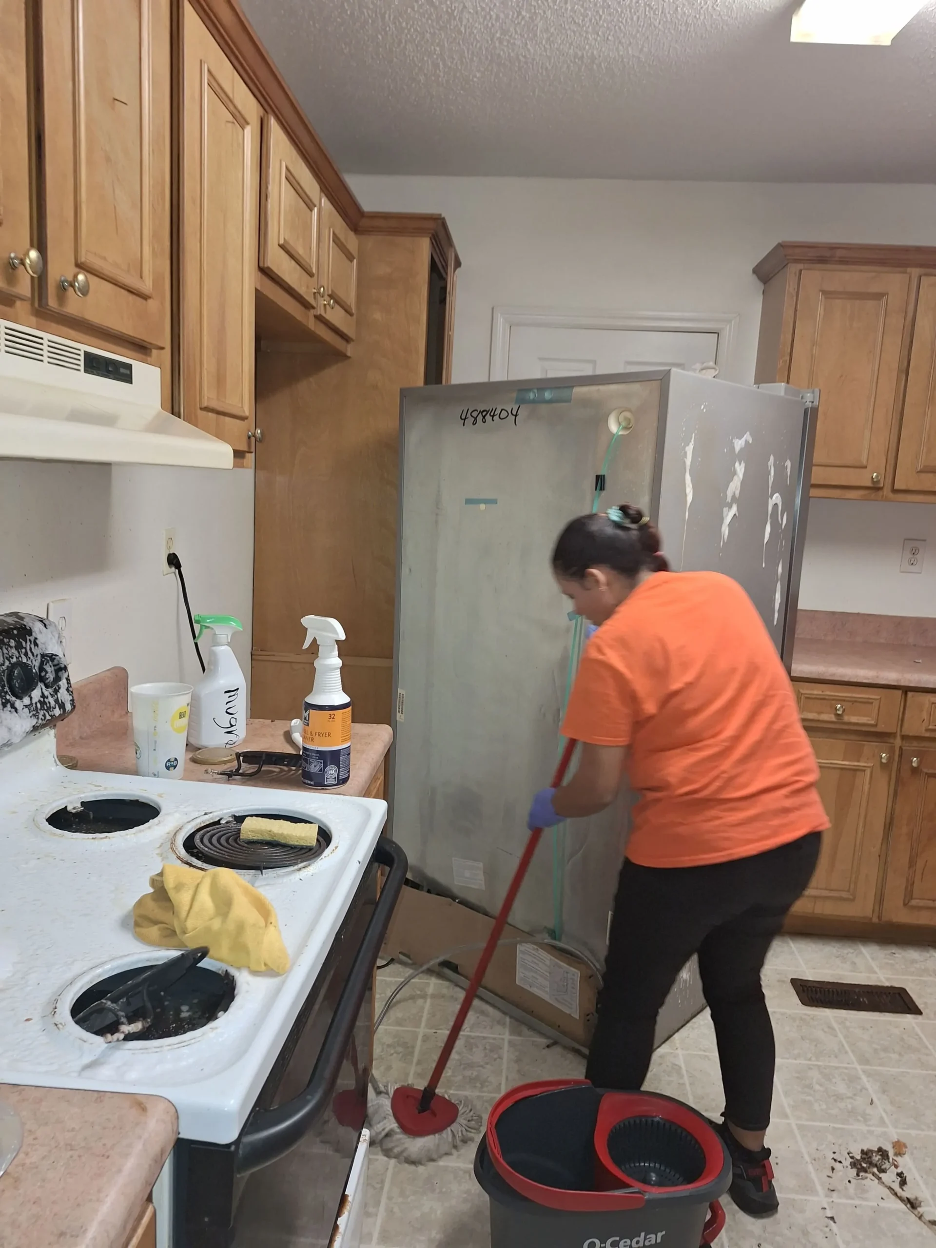 cleaning services for student housing in auburn al– kitchen wipe down and appliance cleaning