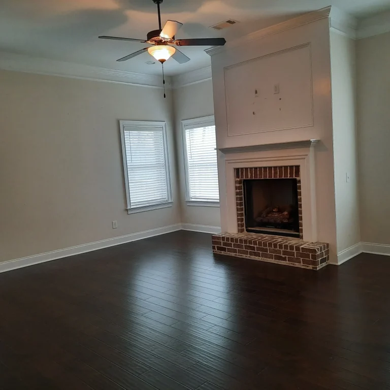 Move-in cleaning service – Floors and disinfect